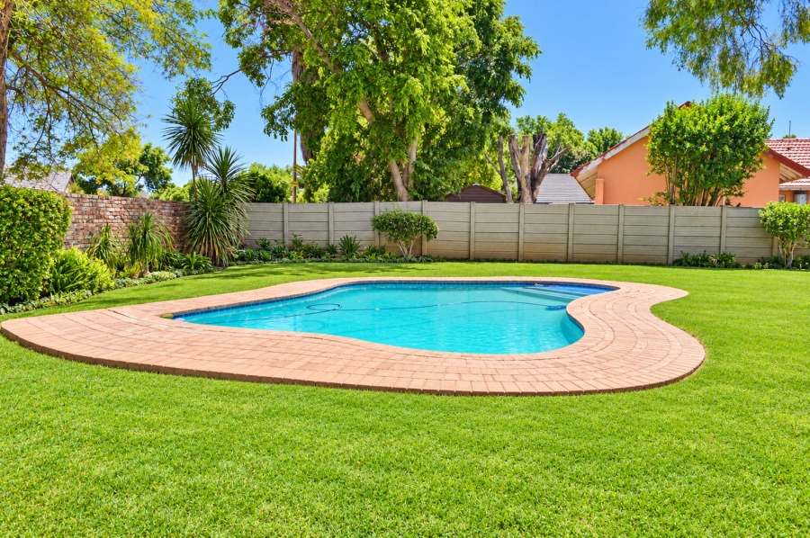 5 Bedroom Property for Sale in La Hoff North West